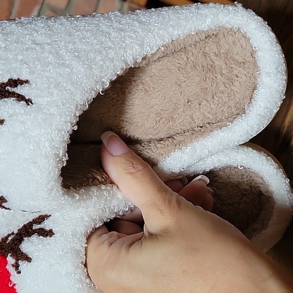REINDEER SLIPPERS - Picture 6 of 8